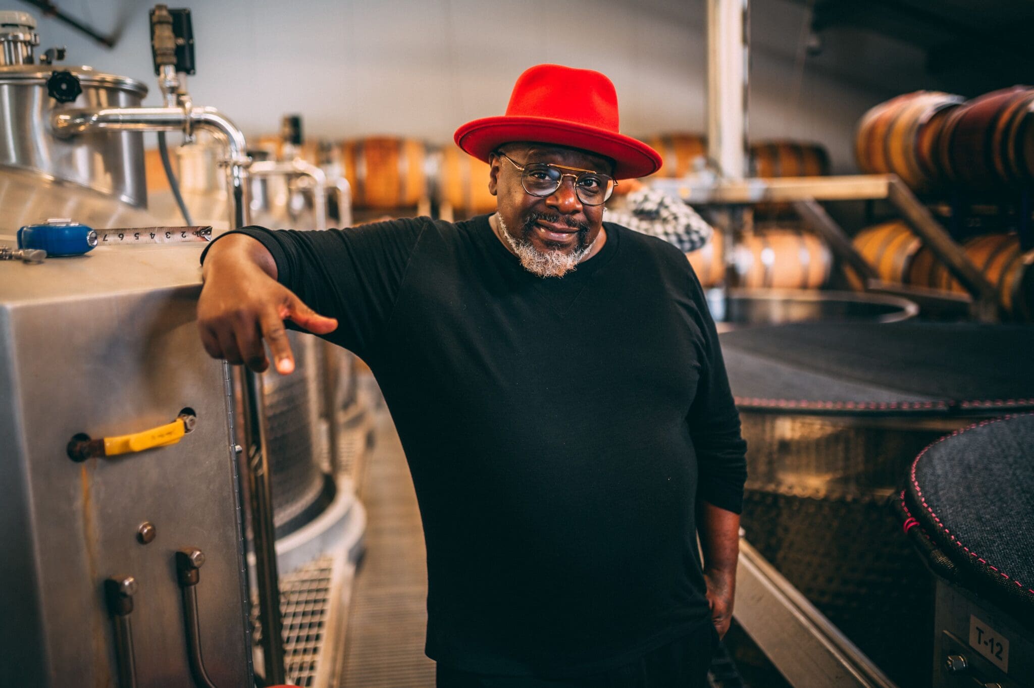 Zetta Toast a Glass with a Touch of Class Monarch Wine